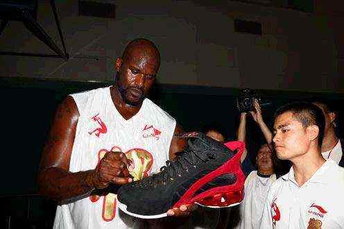 科莫0-0卡利亚里，平分秋色（科莫与卡利亚里0-0握手言和）