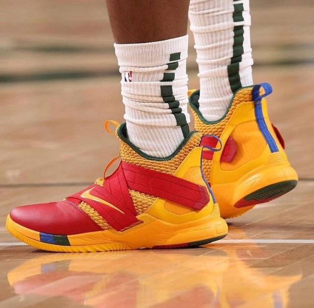 英超前瞻：阿森纳近十轮不败领跑，布伦特福德客场两连败（英超前瞻：阿森纳十轮不败登顶，布伦特福德客场遭两连败）