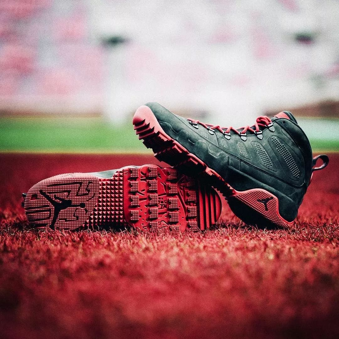 杜兰特关键中投命中，全场欢呼（杜兰特关键时刻中投命中，全场沸腾）