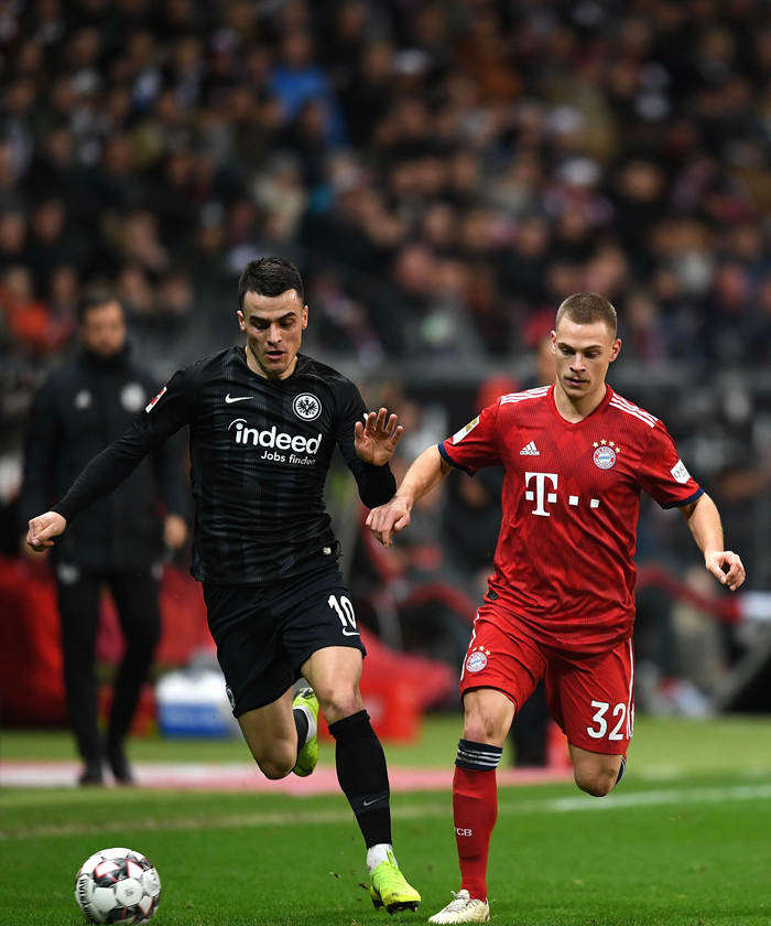 邮报：明年世界杯上下半场中段设强制补水时间，每次三分钟（邮报：明年世界杯上下半场中段将设三分钟强制饮水暂停）