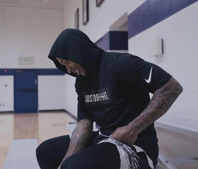 北京男篮84比74胜江苏迎开门红，赵睿首秀10分4助（北京男篮84-74力克江苏迎开门红，赵睿首秀贡献10分4助攻）