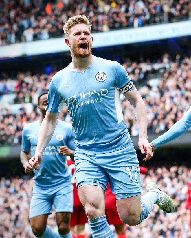 前锋连续助攻带动全队节奏